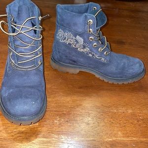 floral timberlands